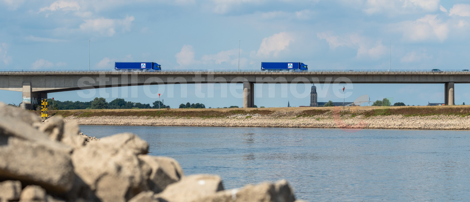 stockfoto bedrijfsnaam aldi brug bedrijf transport